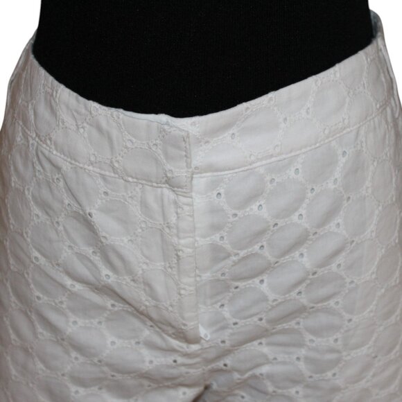 Izod White Embroidered Fabric Lined Zip Button Shorts, Size 8 NWT's - Picture 3 of 15